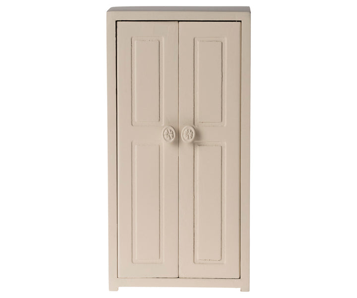 Closet, Mouse