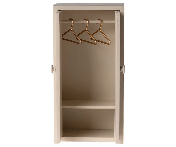 Closet, Mouse