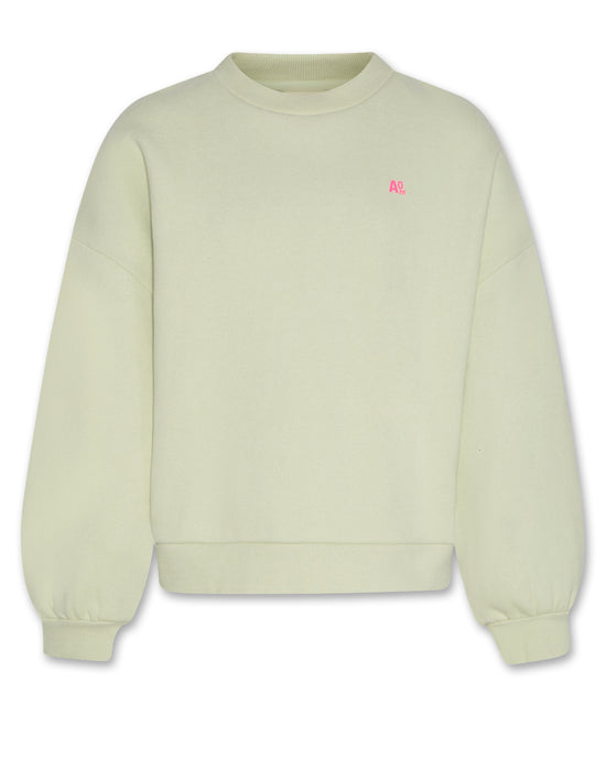 violetta sweater focus