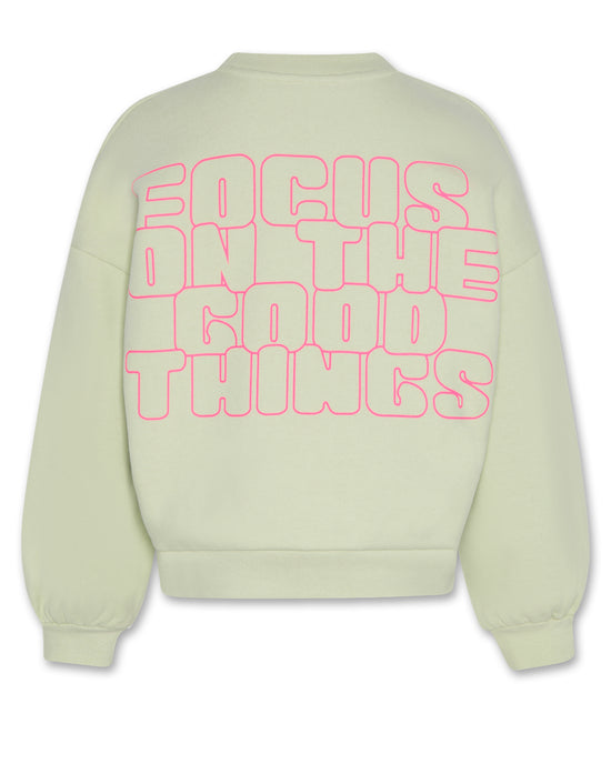violetta sweater focus