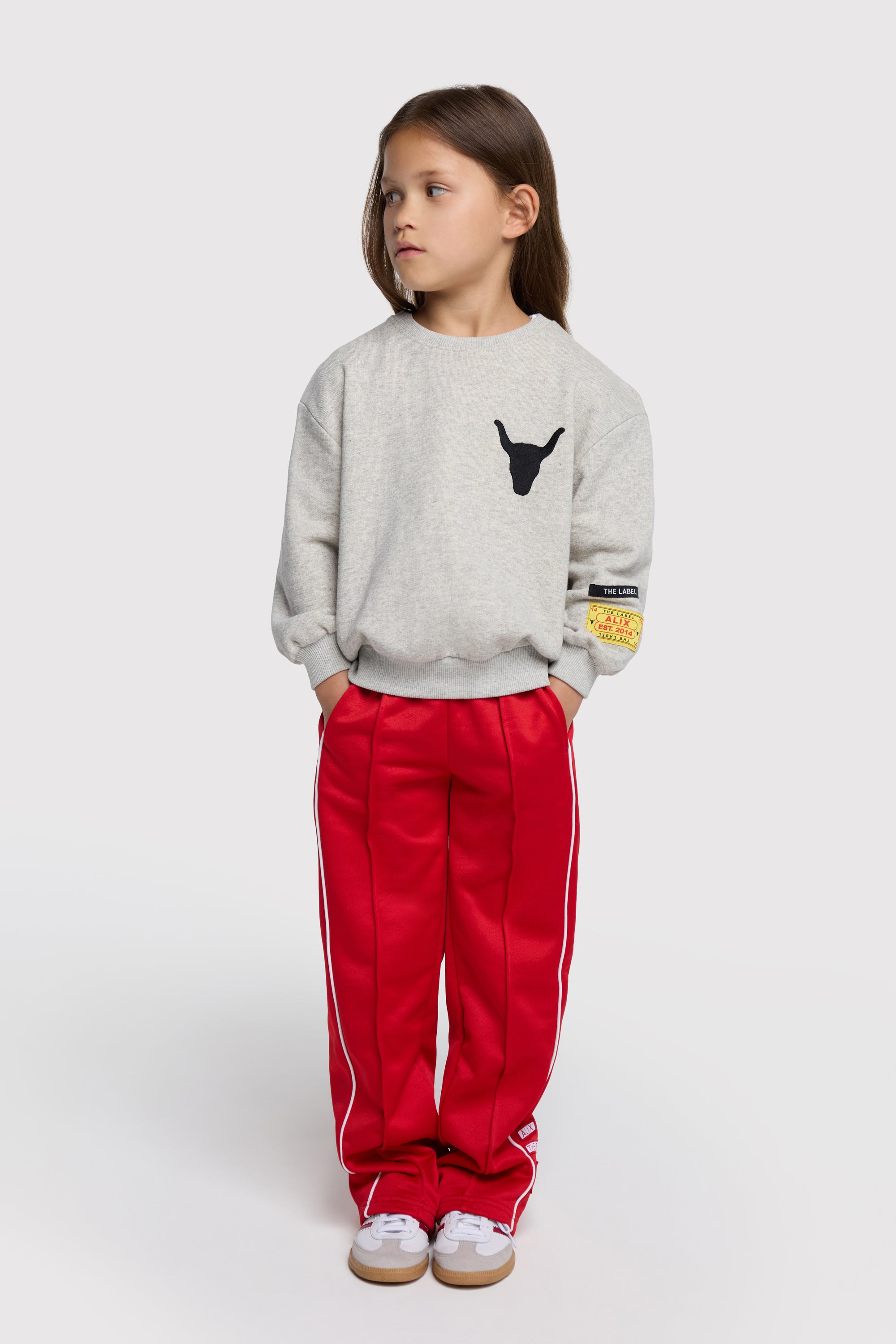 LABEL SWEATER