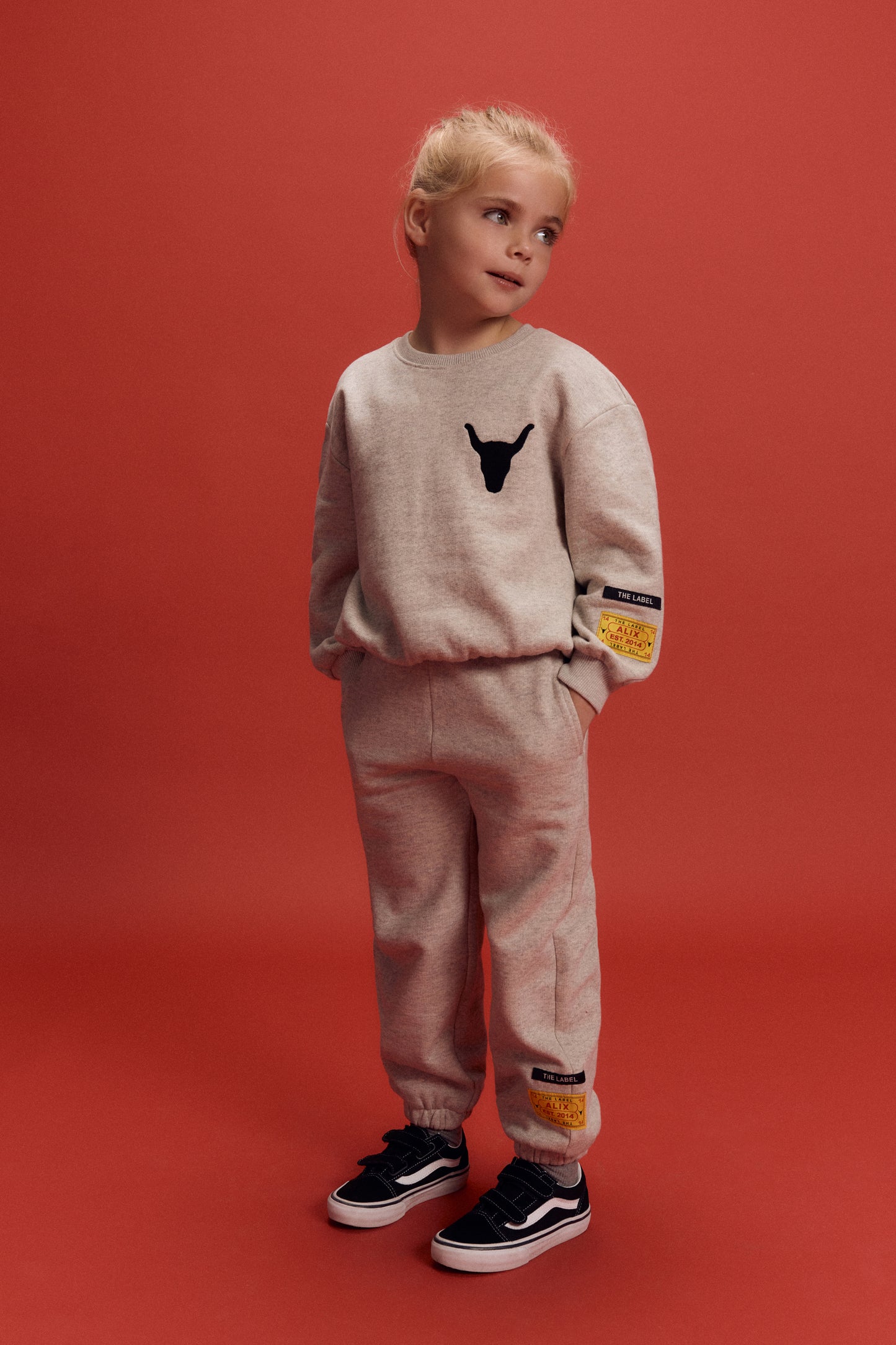 LABEL SWEATER
