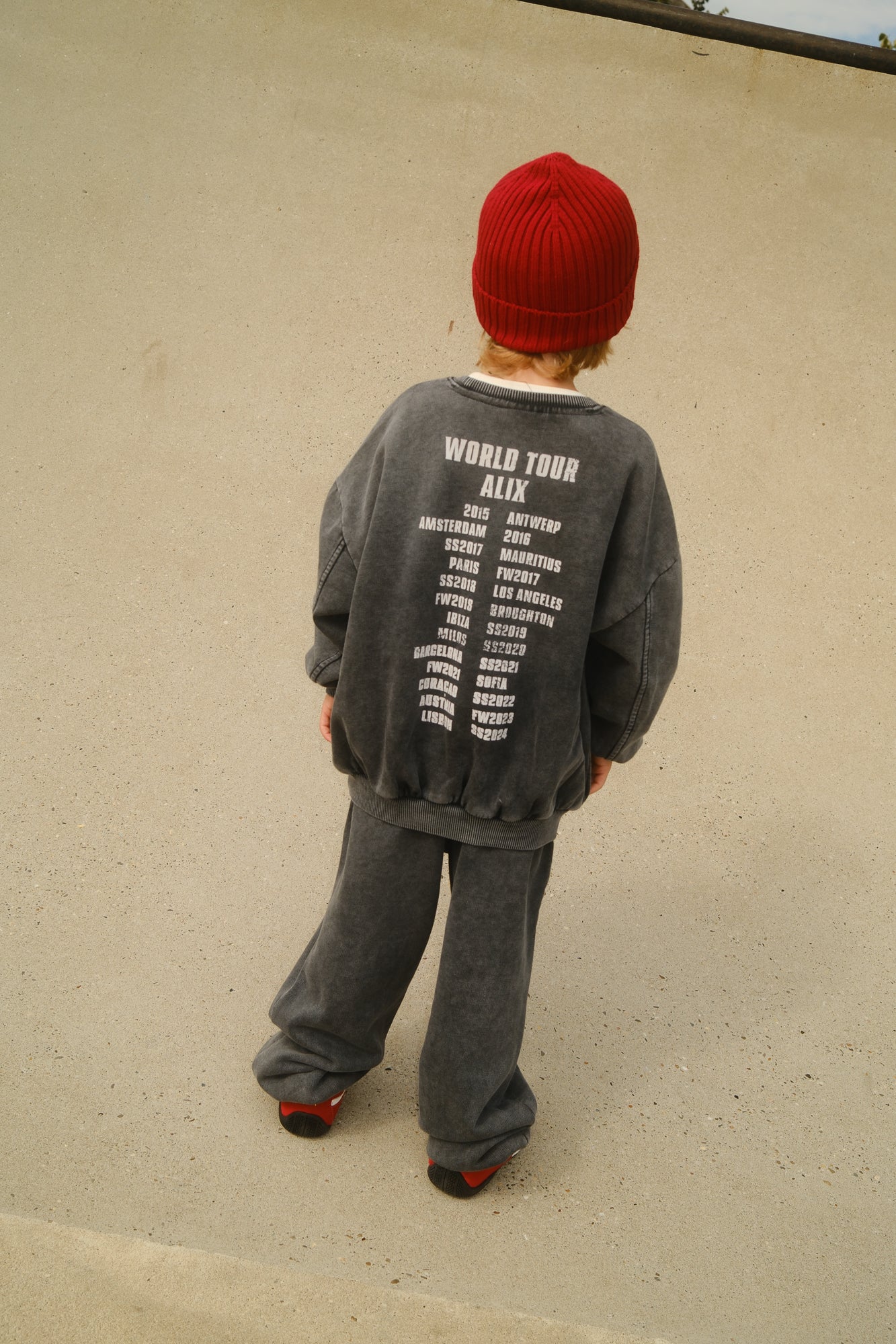 ALIX ON TOUR SWEATER