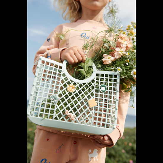 Basket tas met charms